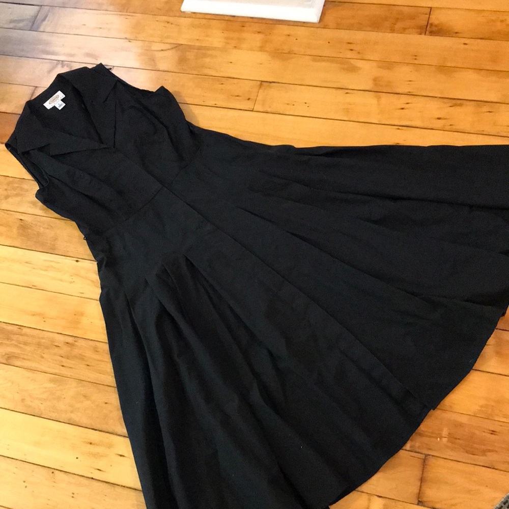 Black dramatic sleeves shirt dress